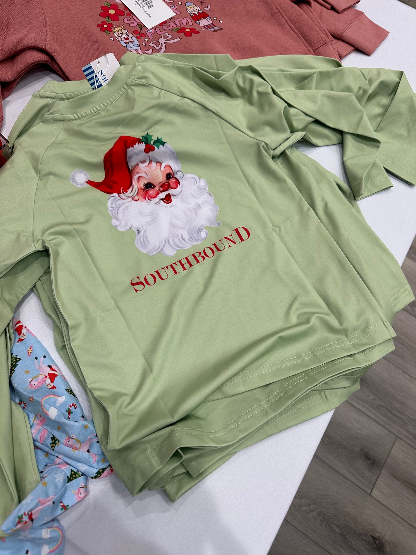 santa performance tee