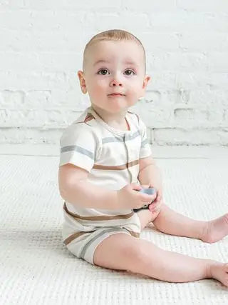 organic short sleeve romper- rye