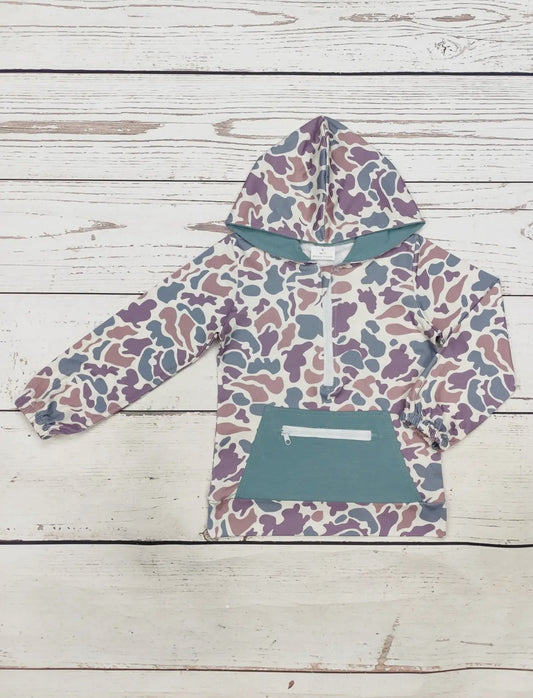 Green pocket camo pullover